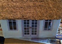 What Colour is a Thatched Roof?