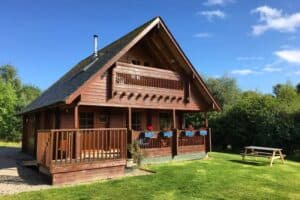 Cottage vs Lodge – What’s the Difference?