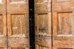 How to Treat Woodworm in A Door 