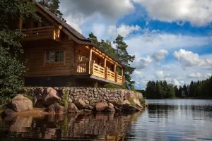 Cottage vs Lake House – What’s the Difference?