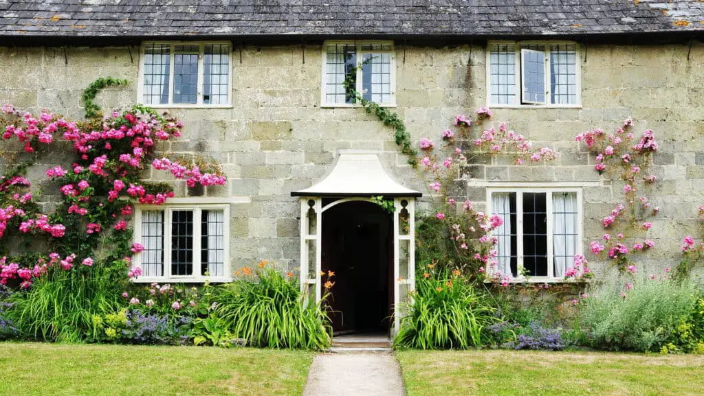 English Cottage vs French Cottage - What’s the Difference?